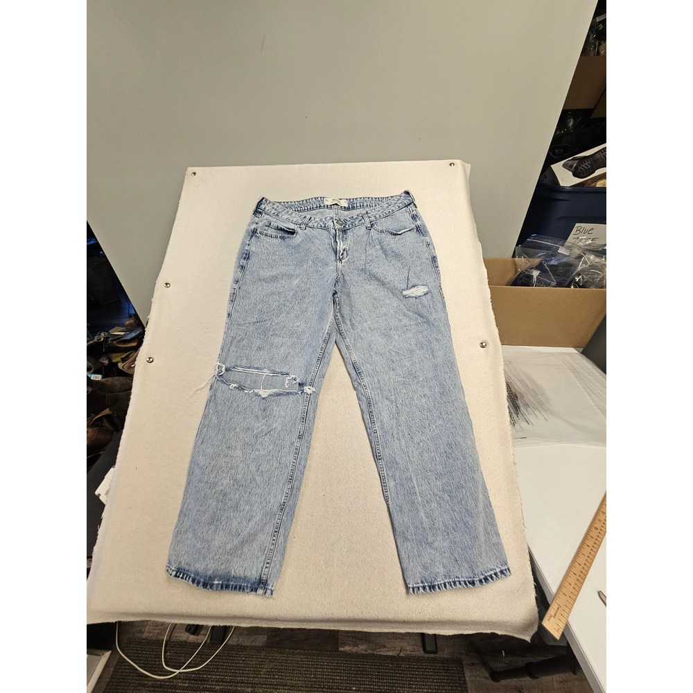Hollister Curvy Low-Rise Baggy Distressed Acid Wash Jeans Light Blue 16R W33